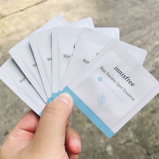 SAMPLE GIẢM MỤN Innisfree Bija Trouble Spot 1ml