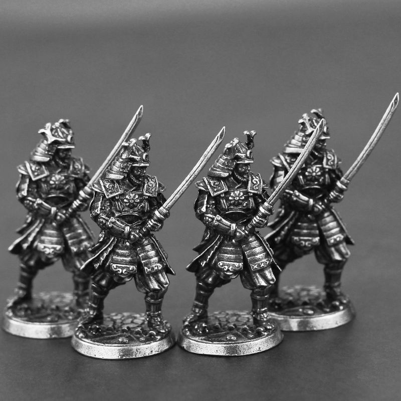 Mô Hình Người Lính Samurai Nhật Bản Bằng Đồng Trắng Để Bàn Trang Trí