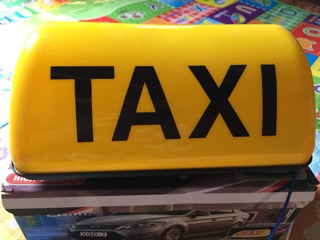 Mào Taxi nam châm đèn