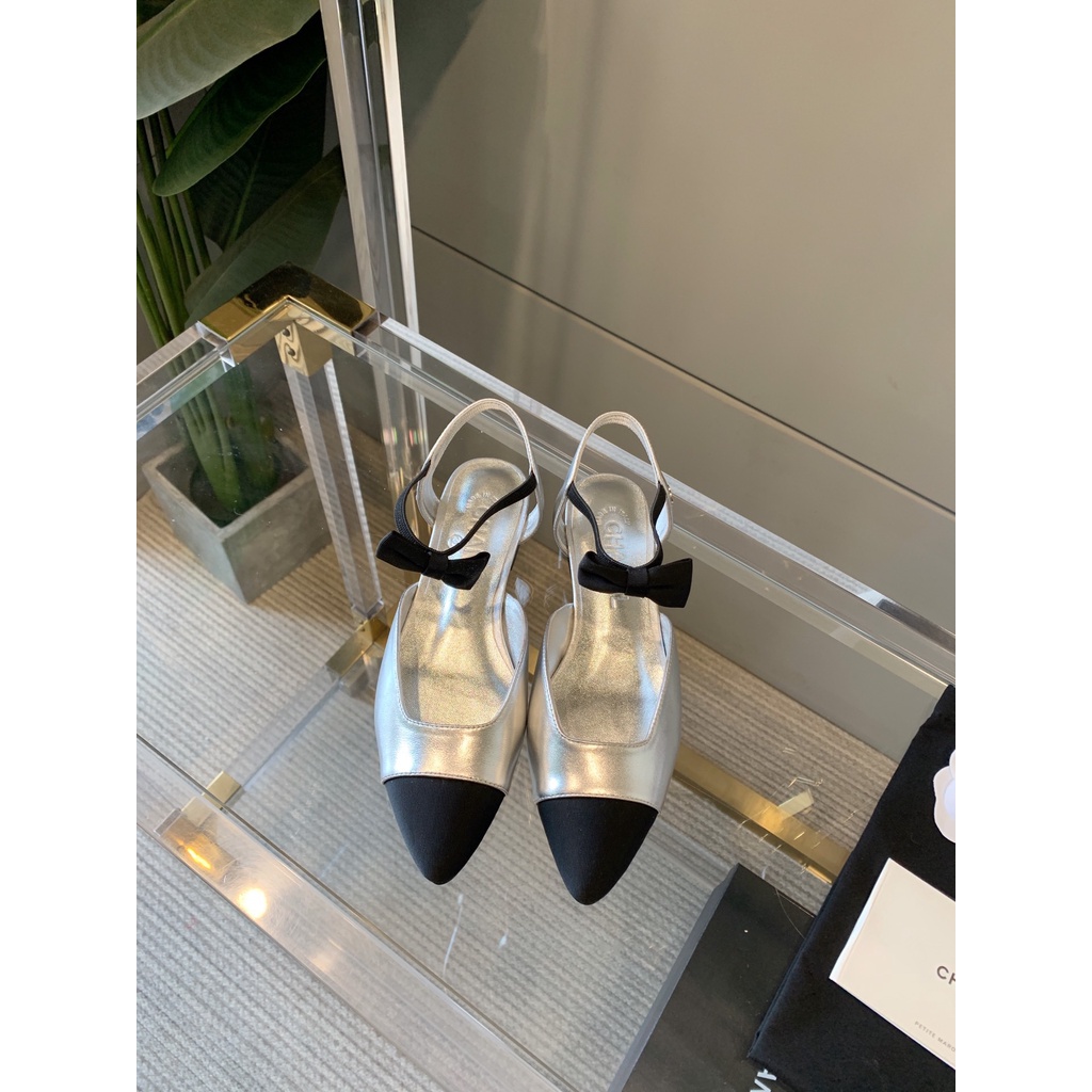 Sandal nữ thời trang cao cấp 𝘾𝙝𝙖𝙣𝙚𝙡 𝘾𝙝𝙖𝙣n𝙚𝙡 CN da thật với thiết kế mũi nhọn giúp chân thon dài