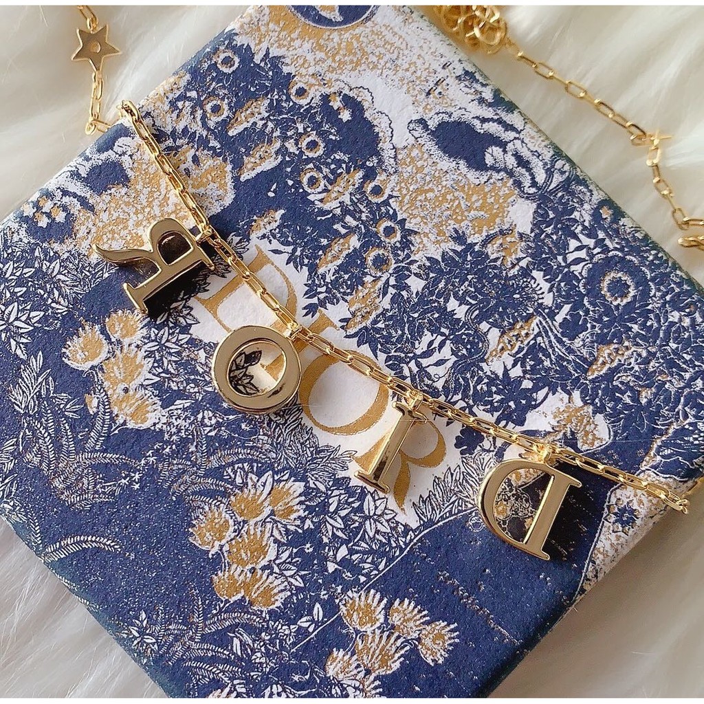 Dây chuyền mặt hình chữ DIOR phong cách cổ điển