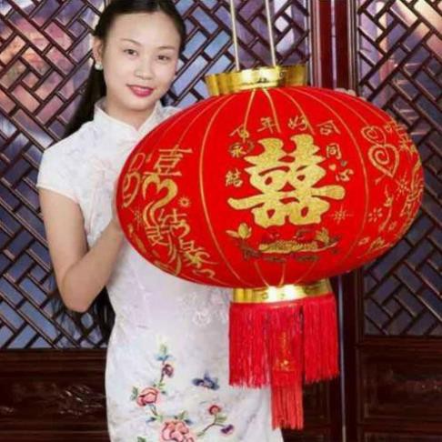 Đèn lồng đỏ trang trí ngày tết hàng việt nam nhiều kích cỡ.