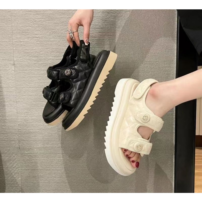 Sandal học sinh hot trend năm 2022 mẫu đế răng cưa mã HV 777