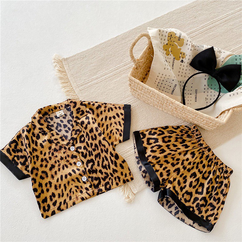 Bộ đồ ngủ họa tiết da báo phong cách Hàn Quốc xinh xắn cho nữ