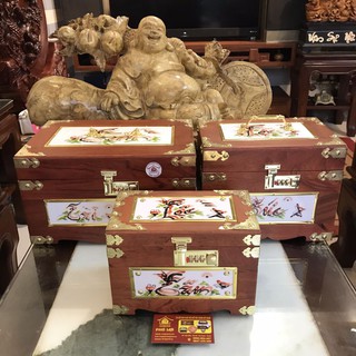 Hộp đựng tiền phong thủy chữ thư pháp gỗ hương