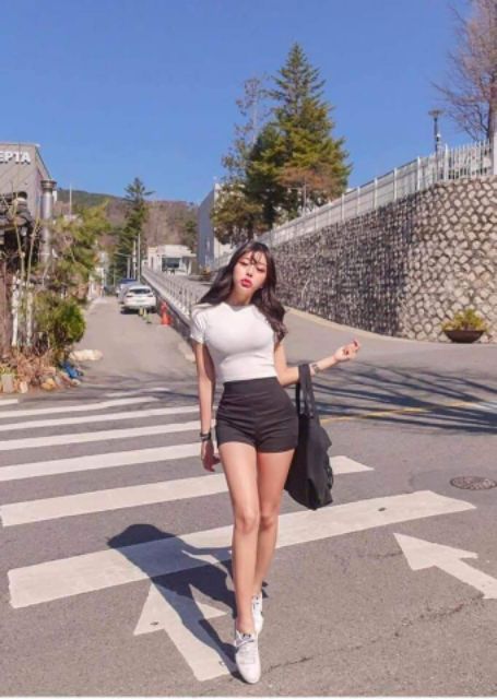 Áo CropTop Ôm Tay Ngắn Trơn Kèm Hình Thật Trải Sàn