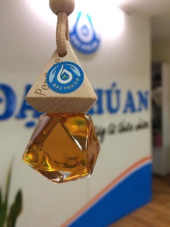 Tinh dầu treo xe