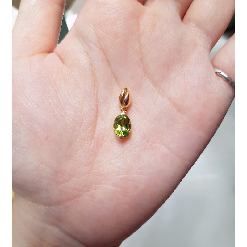 Mặt dây chuyền peridot bọc v.àng 14k của PNJ