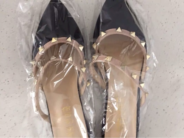 [ORDER]  Sục nữ đế thấp đính đinh tán Valentino