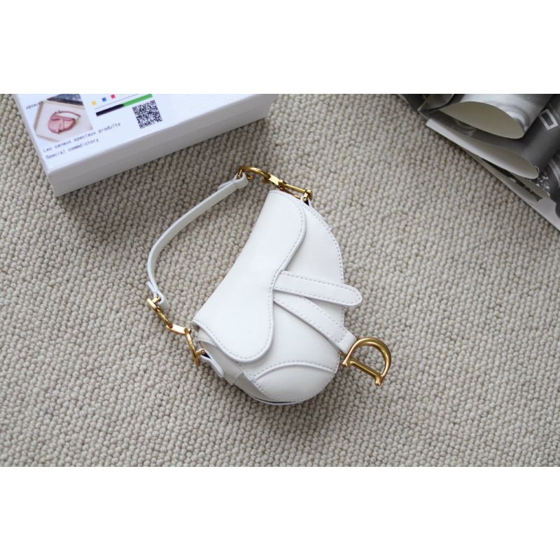 Túi xách Dr nhỏ xinh.