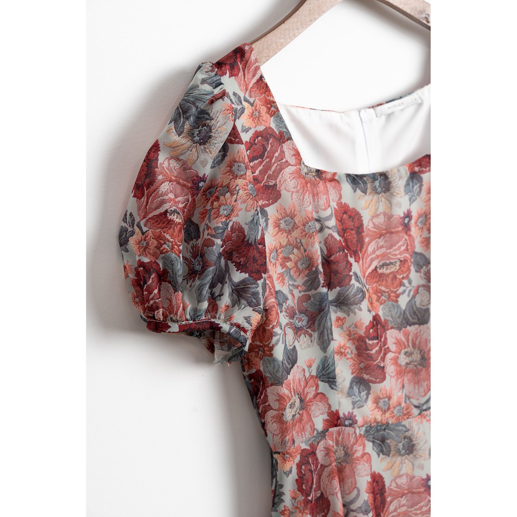 [Mã SKAMA06 giảm 8% tối đa 50K đơn 250K] Váy Chất Vải Von Tay Bồng Họa Tiết Hoa Đỏ Mùa Hè Rực Rỡ [Madelen] | BigBuy360 - bigbuy360.vn