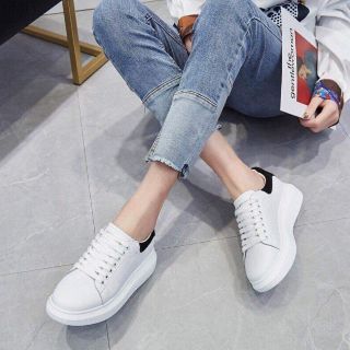 Giày thể thao nữ gót đen  M1