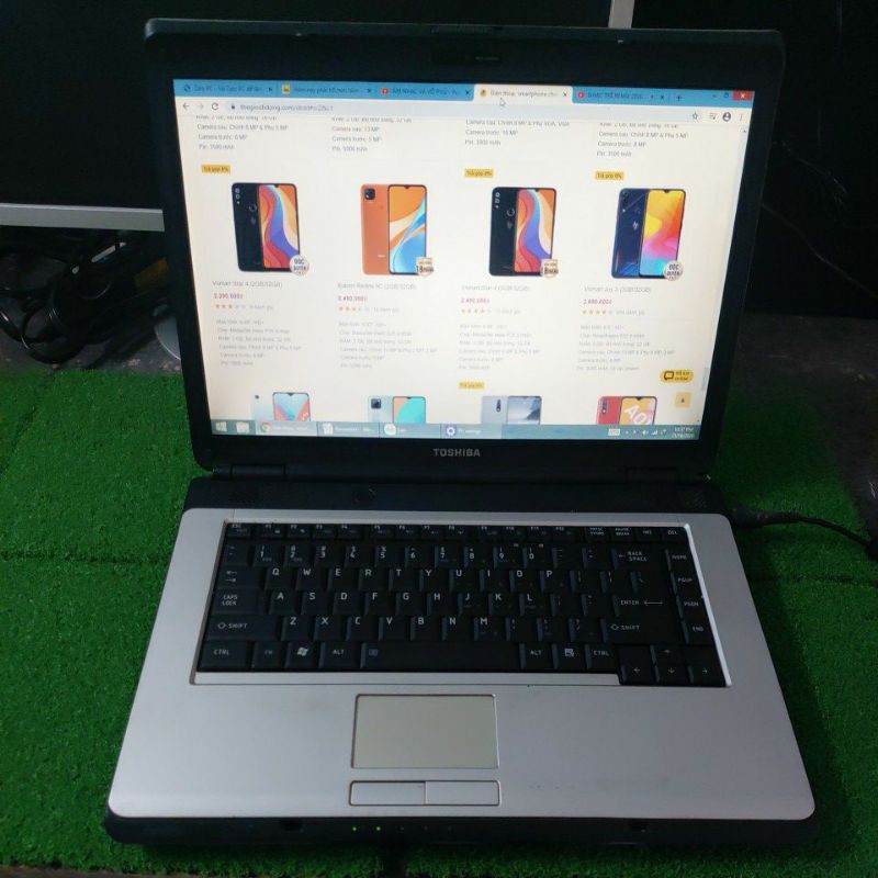 Laptop Toshiba Ram 4Gb Ổ Cứng 250Gb đầy đủ phụ kiện theo máy