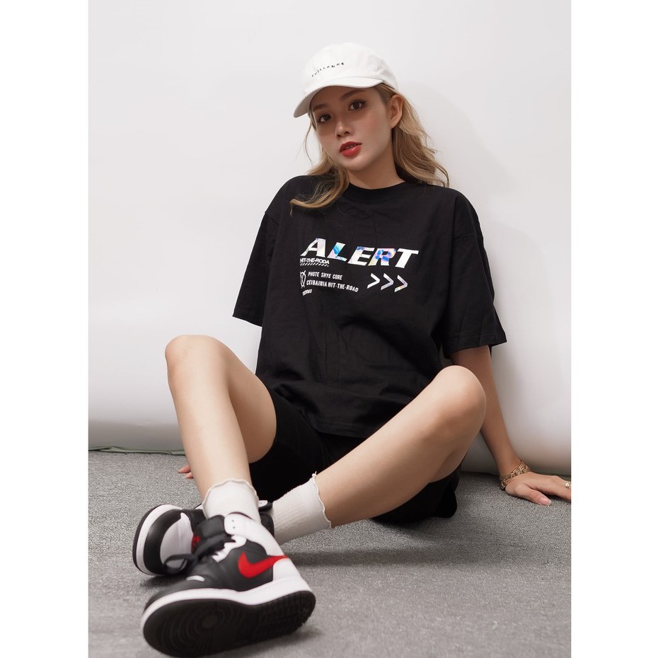 Áo thun in chữ phản quang/ UNISEX