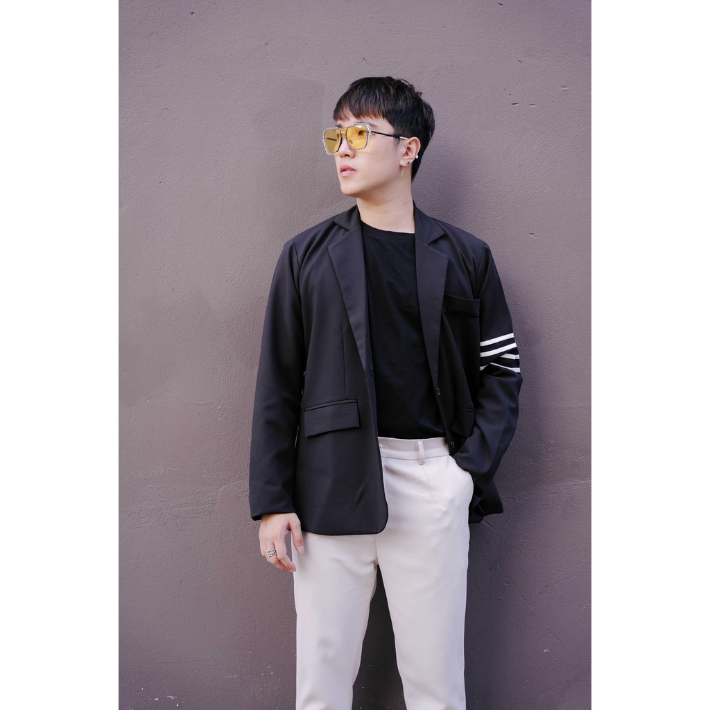 Áo khoác blazer nam MALTRIK đen kẻ tay trắng nổi bật chất vải Hàn tuyết mưa dày dặn có size lớn đến 110kg