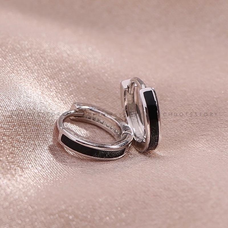 Khuyên tai nam nữ vân đen trắng, bông tai titan thời trang unisex - KTU0010 - ChuotsStory