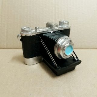 Mô hình máy ảnh chụp cổ