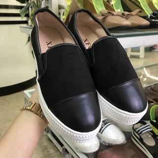 Giày slip on đen