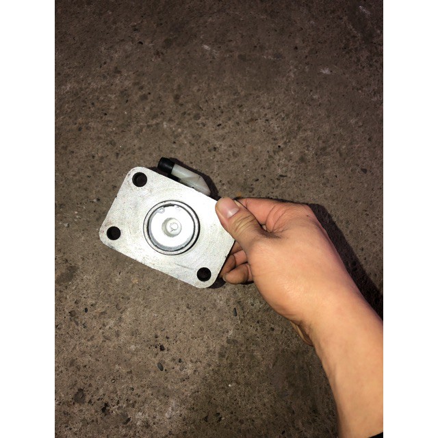 Tổng phanh 6700 xe forland 9,9 tạ  1 tấn ren bắt dầu phi 10 và phi 12