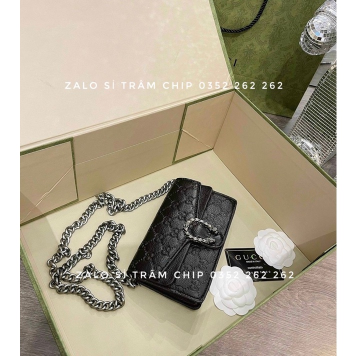 Túi Đeo Chéo In Hoạ Tiết Chữ Dây Xích Full Đen Size 18