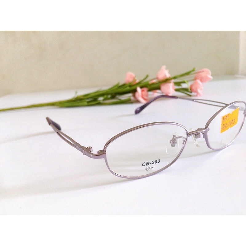MT3: Gọng kính nội địa Nhật thương hiệu Vanessa, made in China.