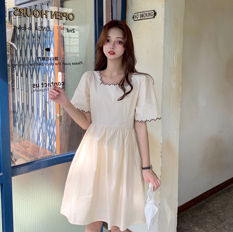 Đầm Chữ A Tay Ngắn Thêu Hoa Phong Cách Ulzzang Hàn Quốc 2 Màu Lựa Chọn