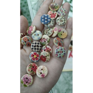 Set 10 Nút gỗ hoa văn 1,5cm