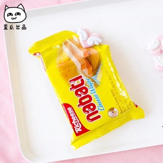 Kẹp giấy hình trái tim màu hồng