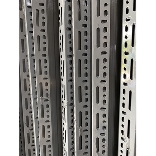 Thanh sắt v lỗ v3x5cm dày 2 ly - dài 150cm