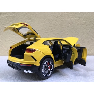 Mô hình xe Lamborghini URUS 2022 - 1:24