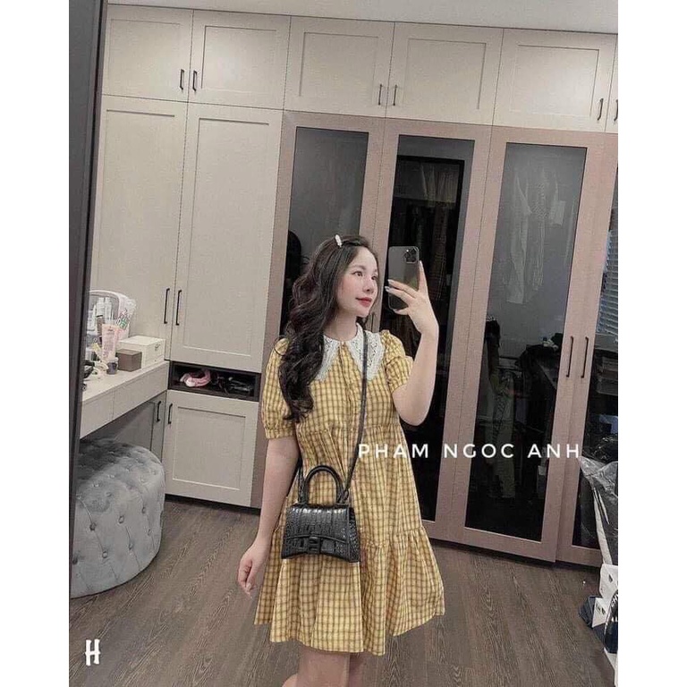 Váy kẻ caro vàng dáng dài cổ ren XHN23