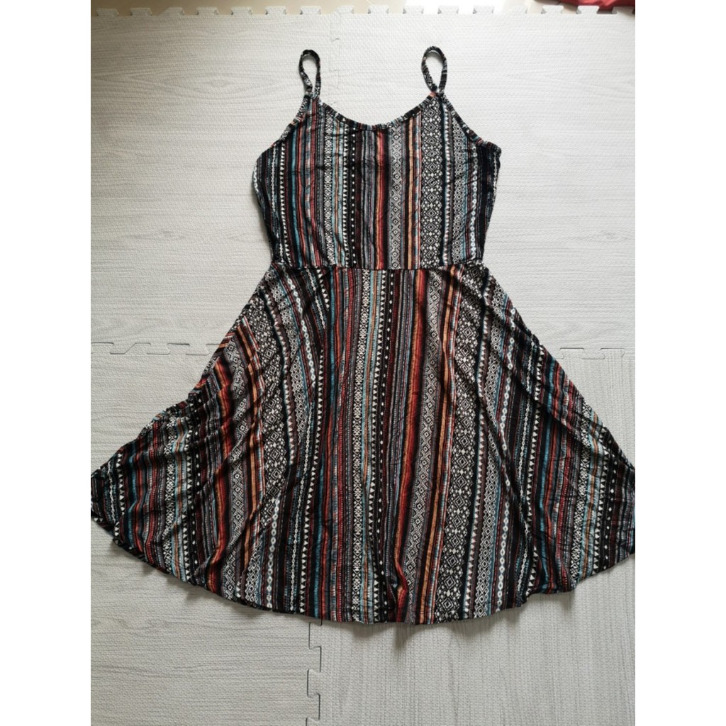 Đầm 2 dây Forever 21 họa tiết thổ cẩm