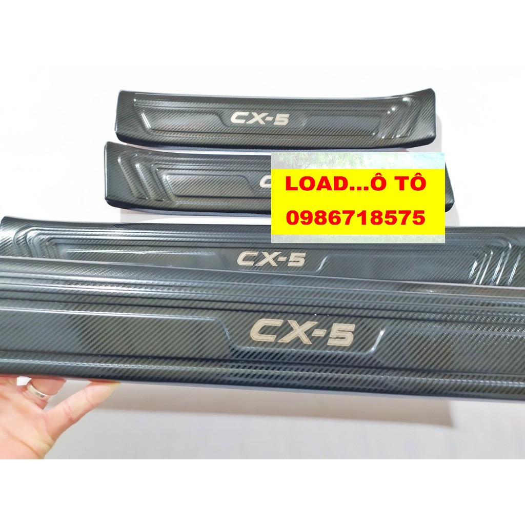 Ốp Bậc Cửa, Nẹp Bước Chân Trong Xe Mazda CX5 2023-2018 Mẫu Vân Carbon Cao Cấp