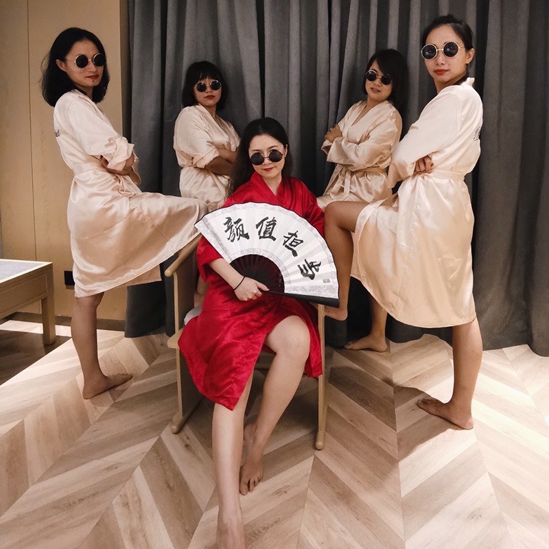 Kính râm thầy bói thời trang gọng đen vàng _ LOOK