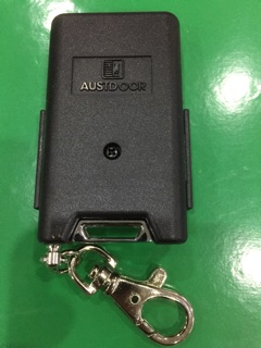 Điều khiển cửa cuốn Austdoor 4 nút