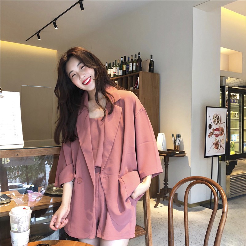 Set áo hai dây quần lửng + áo khoác blazer mùa hè