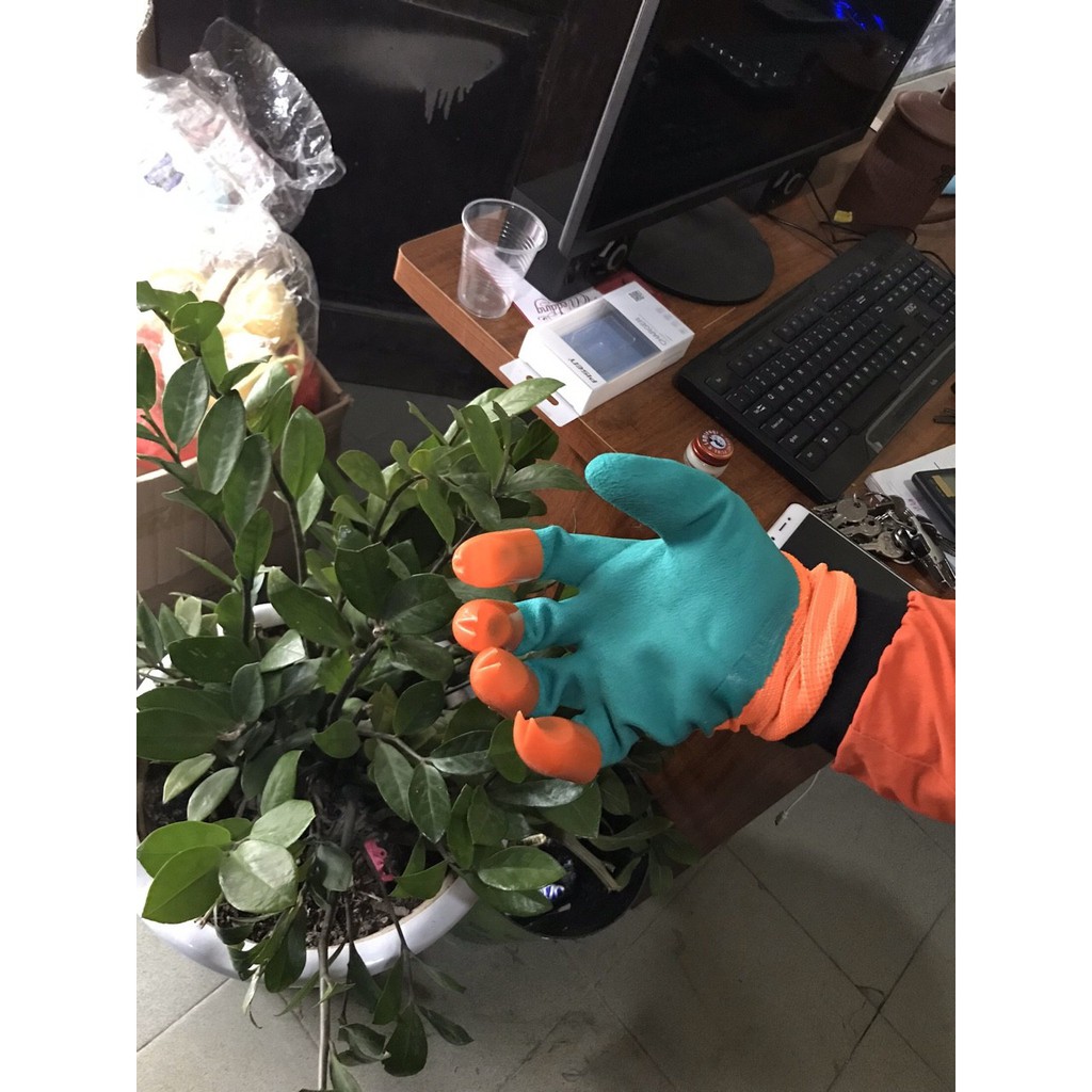 Găng tay làm Vườn chuyên dụngSHOPEMTRANG7Găng tay sơn chống thấm nước làm vườn ( bới đất ,nhổ cỏ , trồng cây ạ )