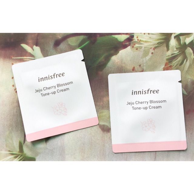 Sample Kem Dưỡng  Innisfree Jeju Cherry Blossom Tone Up Cream 1ml