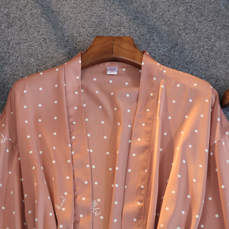 Set đồ ngủ vải lụa lạnh 4 món họa tiết chấm bi quyến rũ cho nữ