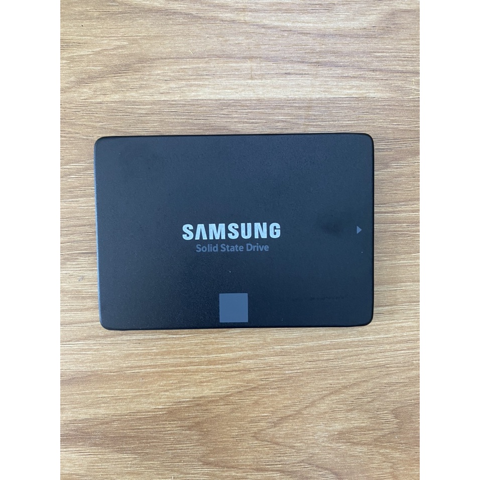 SSD giá rẻ BH dài đã cài sẵn Win 10, ổ 250G samsung