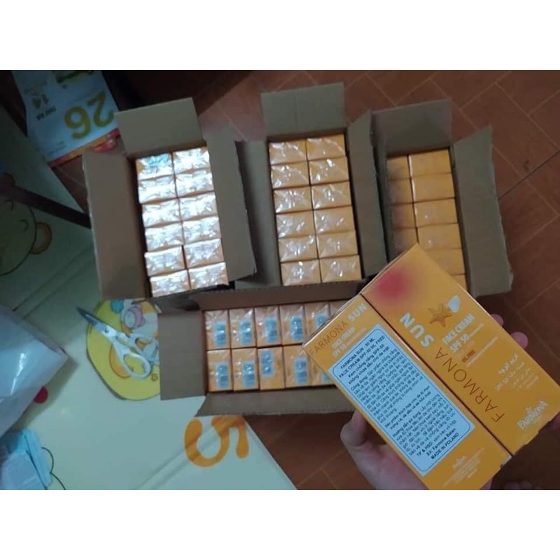 Kem Chống Nắng Farmona Sun Face Cream Oil Free Spf 50 Cho Da Dầu Mụn