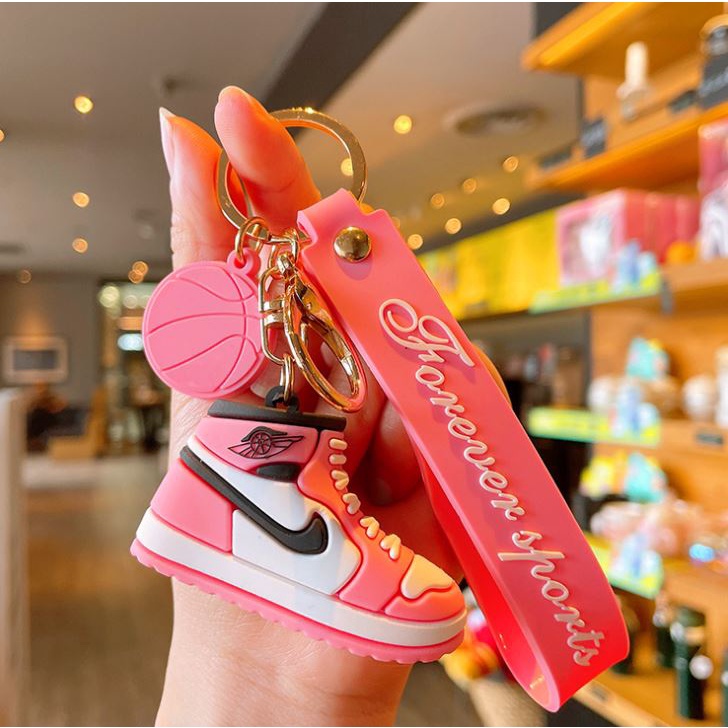 Móc treo chìa khóa hình giày jordan nhiều màu..