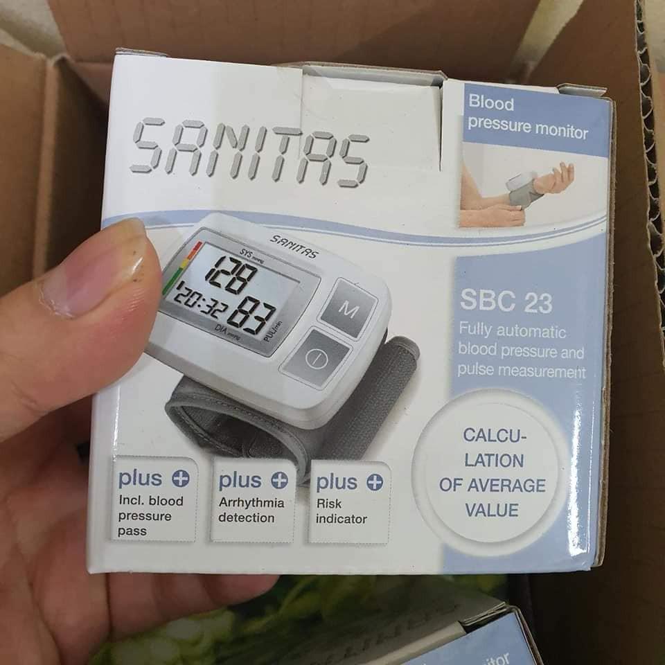 Máy đo huyết áp cổ tay Sanitas SBC 23 của Đức