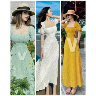 T105 Đầm maxi vàng hở lưng tay phồng cố vuông đi biển có mút ngực xốp chỉ trắng xanh