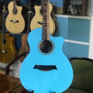Đàn Guitar giá rẻ cho người mới chơi. Màu xanh dương và xanh ngọc. LẠ
