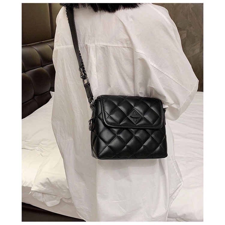 Túi xách đeo chéo nữ giá rẻ đẹp đi chơi phong cách thời trang hàn quốc dễ thương cute DC1381