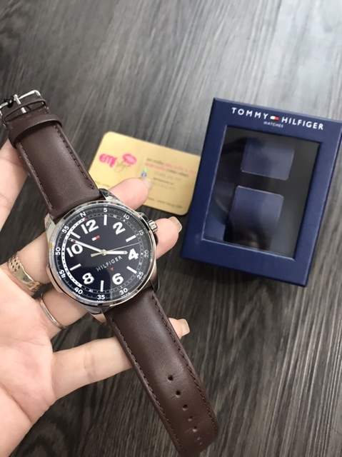 Đồng hồ Tommy Hilfiger mẫu nam và nữ. Cam kết hàng nhập khẩu dây da thật, đầy đủ hộp và tag code. Tag 65$ bao check code