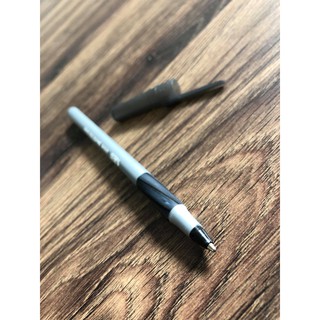 4 bút BIC đen grip pen tapping