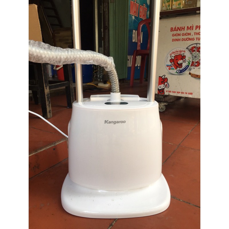 Bàn là hơi nước đứng Kangaroo KG-75B8