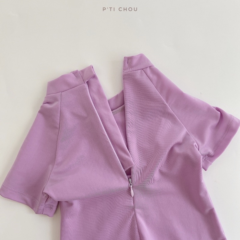 Đồ bơi ngăn tay liền thân cho bé trai Pti Chou - Thiết kế ôm body, vải Polyester bảo vệ bé từ 1 đến 8 tuổi.